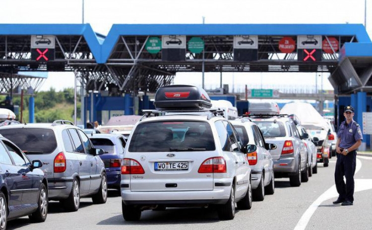 PUTEVI: Oprez vozačima zbog visoke dnevne temperature