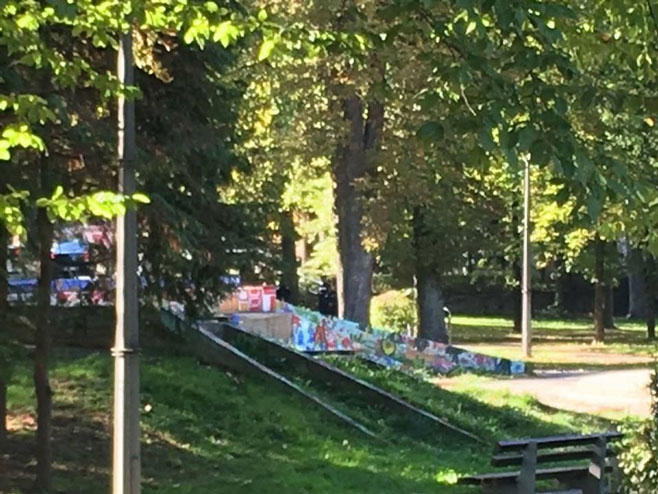 TESLIĆ: Muškarac i dalje prijeti samoubistvom