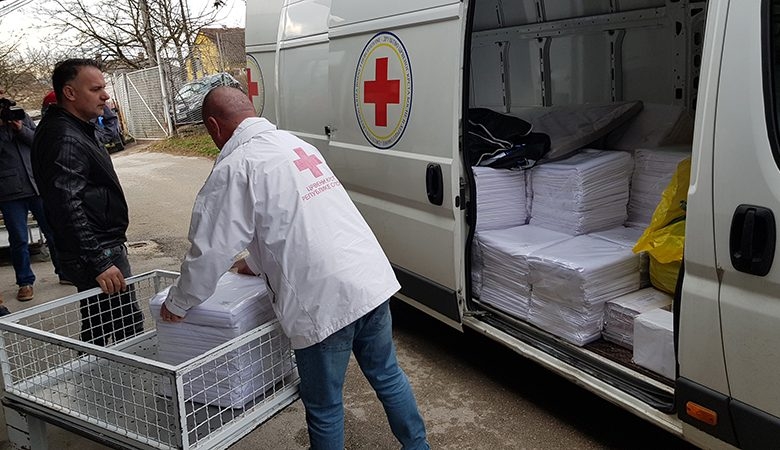BOLNICA DOBOJ: Crveni krst donirao posteljinu