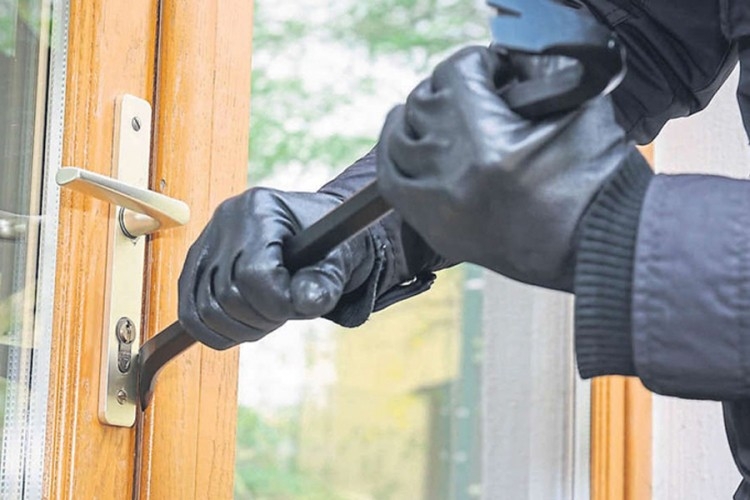 DOBOJ: Lopov opustošio kuću, ukradena i WC šolja