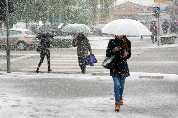 VRIJEME: Naglo zahlađenje, kiša i snijeg