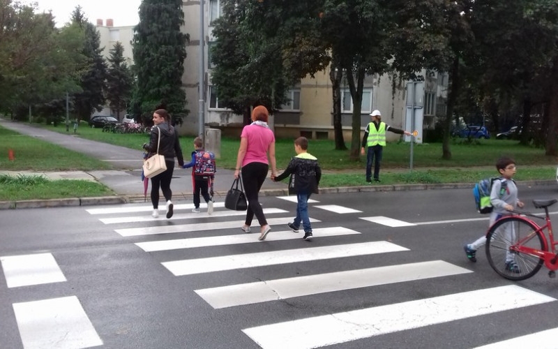 PUTEVI: Oprezno u zonama škola