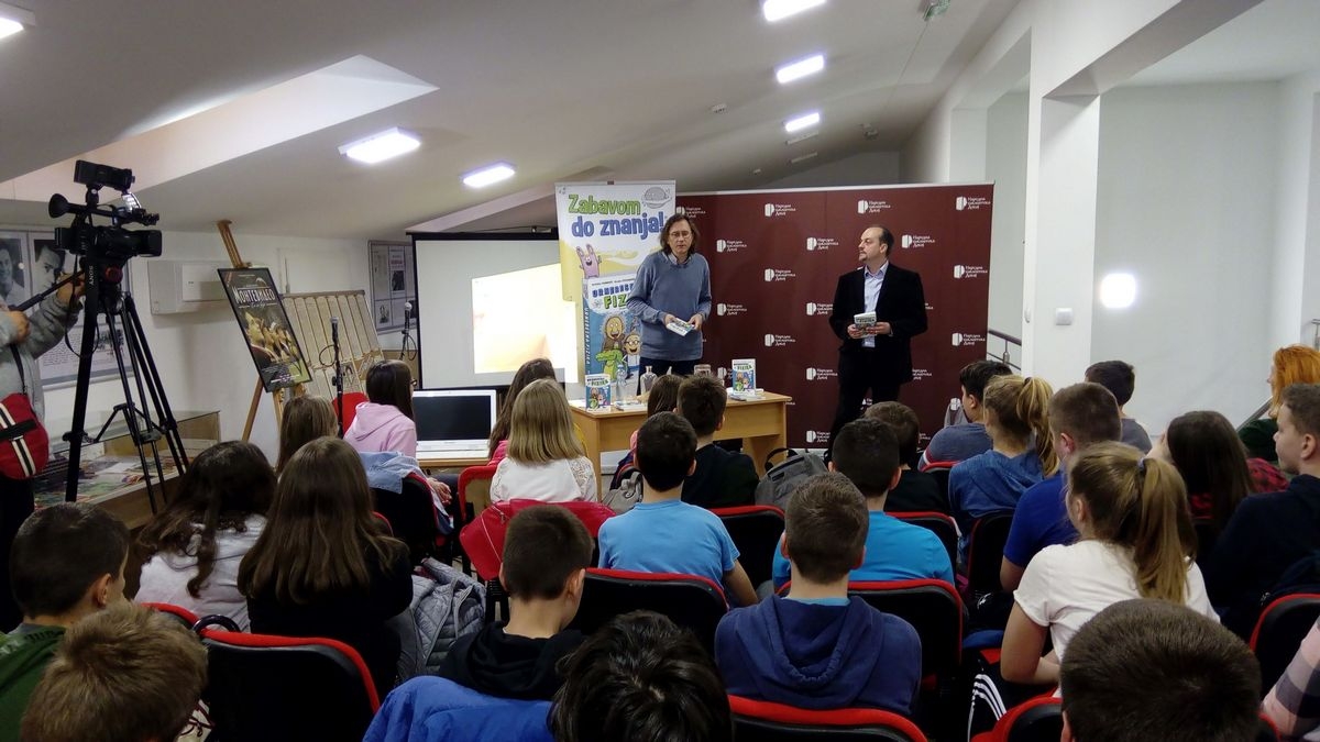 DOBOJ: U Narodnoj biblioteci održana 100. promocija knjige "Urnebesna fizika"