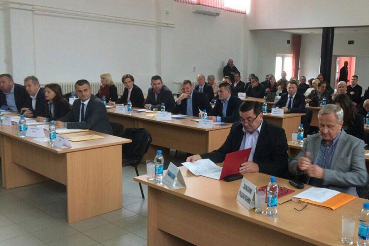 DOBOJ: Naknade odbornicima u Doboju biće prepolovljene?