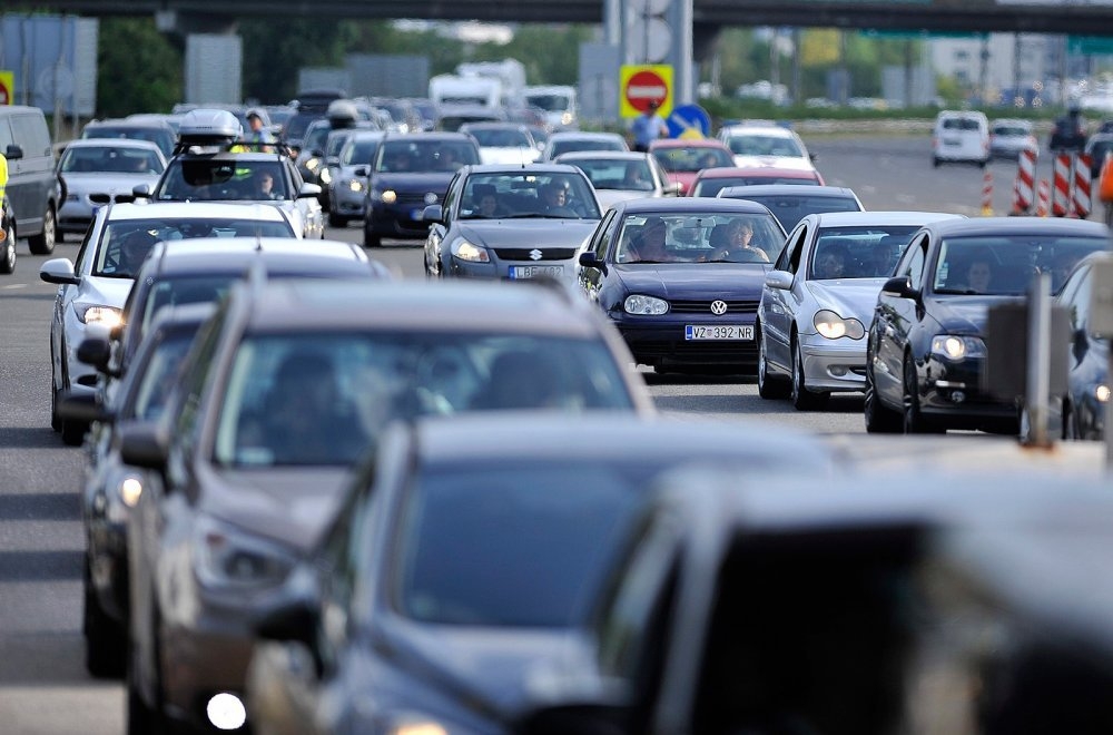 PUTEVI: Pojačan saobraćaj prema moru