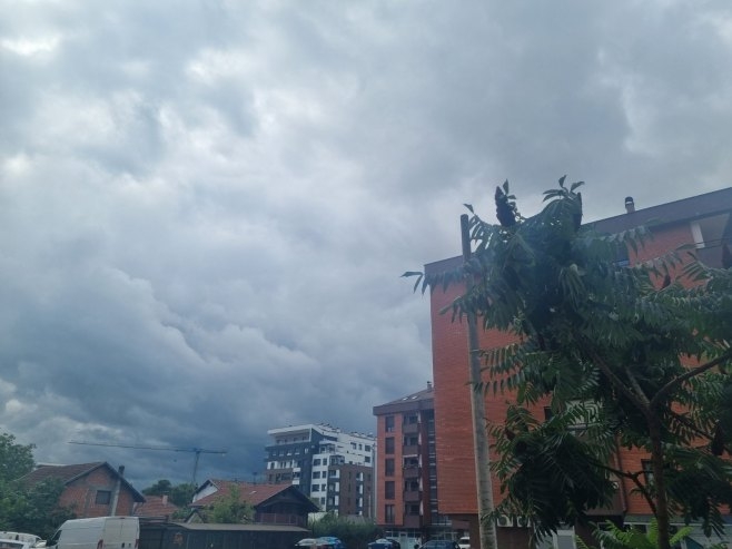 VRIJEME: Danas pretežno sunčano, tokom noći kiša i olujni vjetar