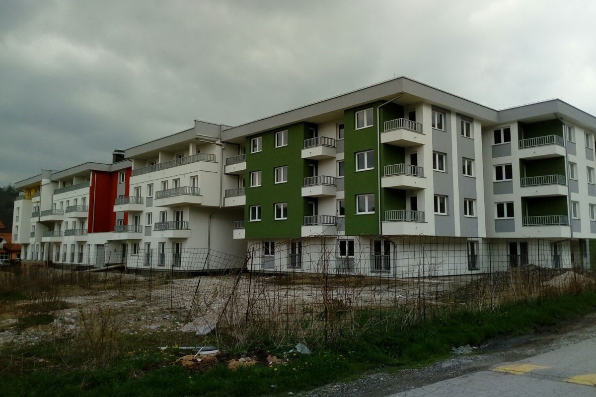 DOBOJ: Korisnici alternativnog smještaja na korak do novih stanova