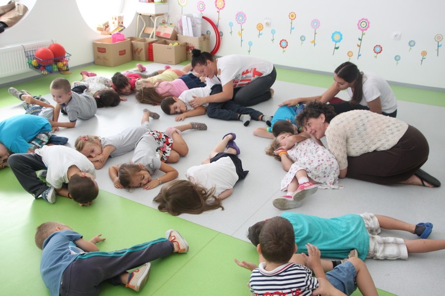 DOBOJSKI KUTAK ZA SVE: Djeca sa i bez poteškoća zajedno se igraju, uče i jedni drugima pomažu (FOTO)