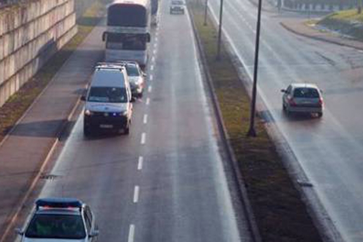 PUTEVI: Otežano saobraćanje na magistralnom putu Gradiška - Kozarska Dubica