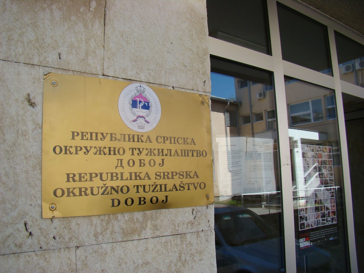 DOBOJ: Legalizovale vikendicu na vodnom zemljištu, optužene tri službenice