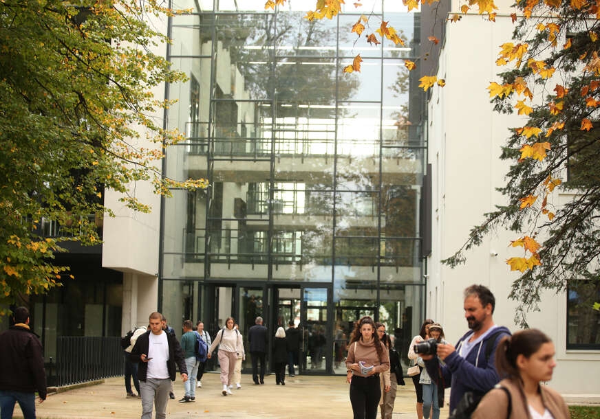 POLITIKA UBILA VISOKO OBRAZOVANJE: Više zaposlenih nego studenata NA JAVNIM UNIVERZITETIMA U SRPSKOJ