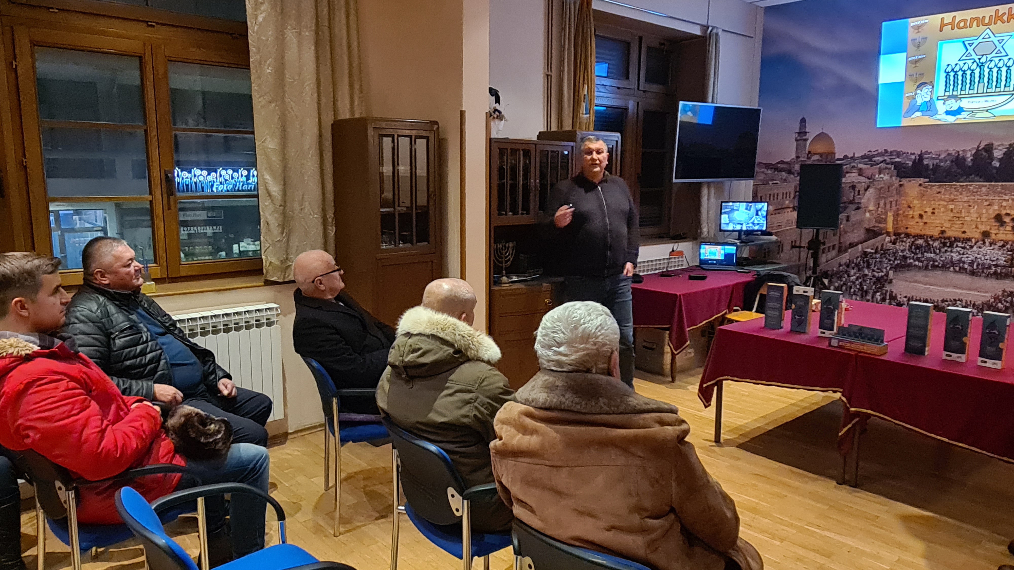 DOBOJ: Proslavljena Hanuka – praznik svjetlosti i okupljanja