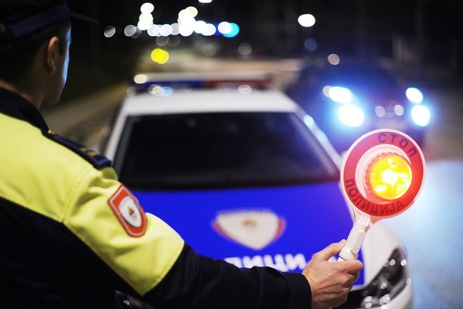 DOBOJ: Policija oduzela "ford" i "suzuki". Vozio drogiran i pod zabranom.
