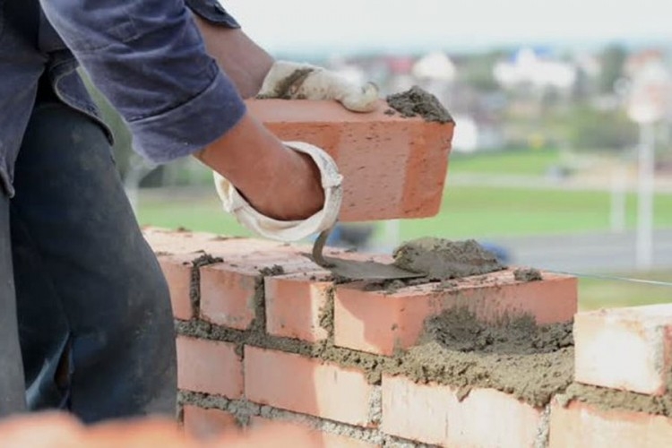 DOBOJ: Zidara, tesara, armirača nema ni za lijeka