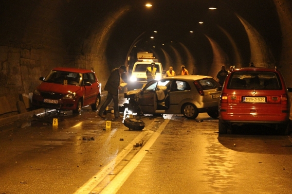 EPILOG TEŠKE NESREĆE KOD MAGLAJA: Jedna osoba poginula, dvoje prevezeno u bolnicu