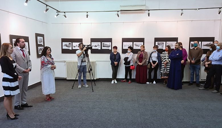 DOBOJ: Otvorena izložba ratnih fotografija “Bitka za Moskvu – prva pobjeda”