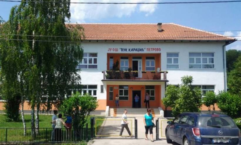 PETROVO: Nastavnici osnovne škole stupili u štrajk