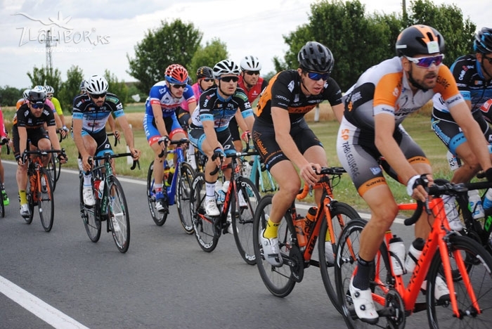 PUTEVI: Povremene obustave saobraćaja zbog biciklističke trke