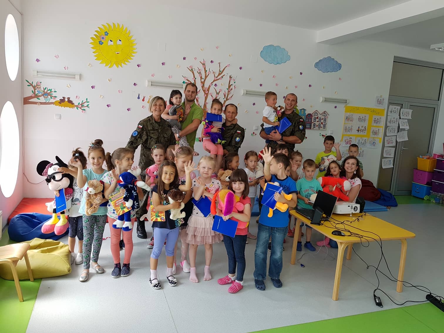 DOBOJ: LOT tim u Kutku za djecu (FOTO)