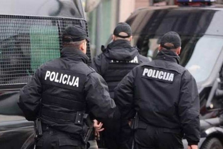 SPRIJEČEN ORUŽANI NAPAD U SARAJEVU: Uhapšen Dobojlija, pronađeni oružje i droga