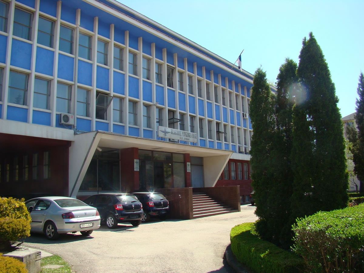 BURNA SJEDNICA 'ŽELJEZNICA RS' : 'Sječu' preživjeli Savanović i dva direktora