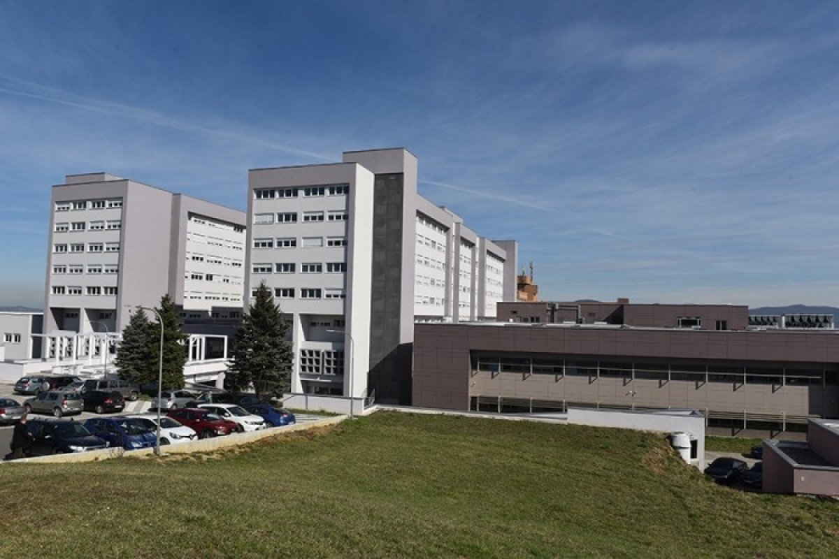 DOBOJ: Teška nesreća kod Stanara, ljekari UKC se bore za život djevojke (20)