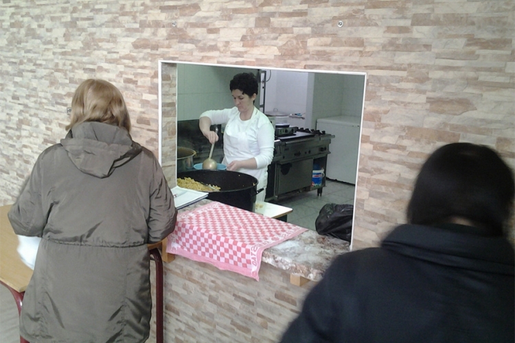 BOŽIĆNE PRAZNIKE DOČEKUJU U ALTERNATIVNOM SMJEŠTAJU U DOBOJU: Trpeza bez pečenice