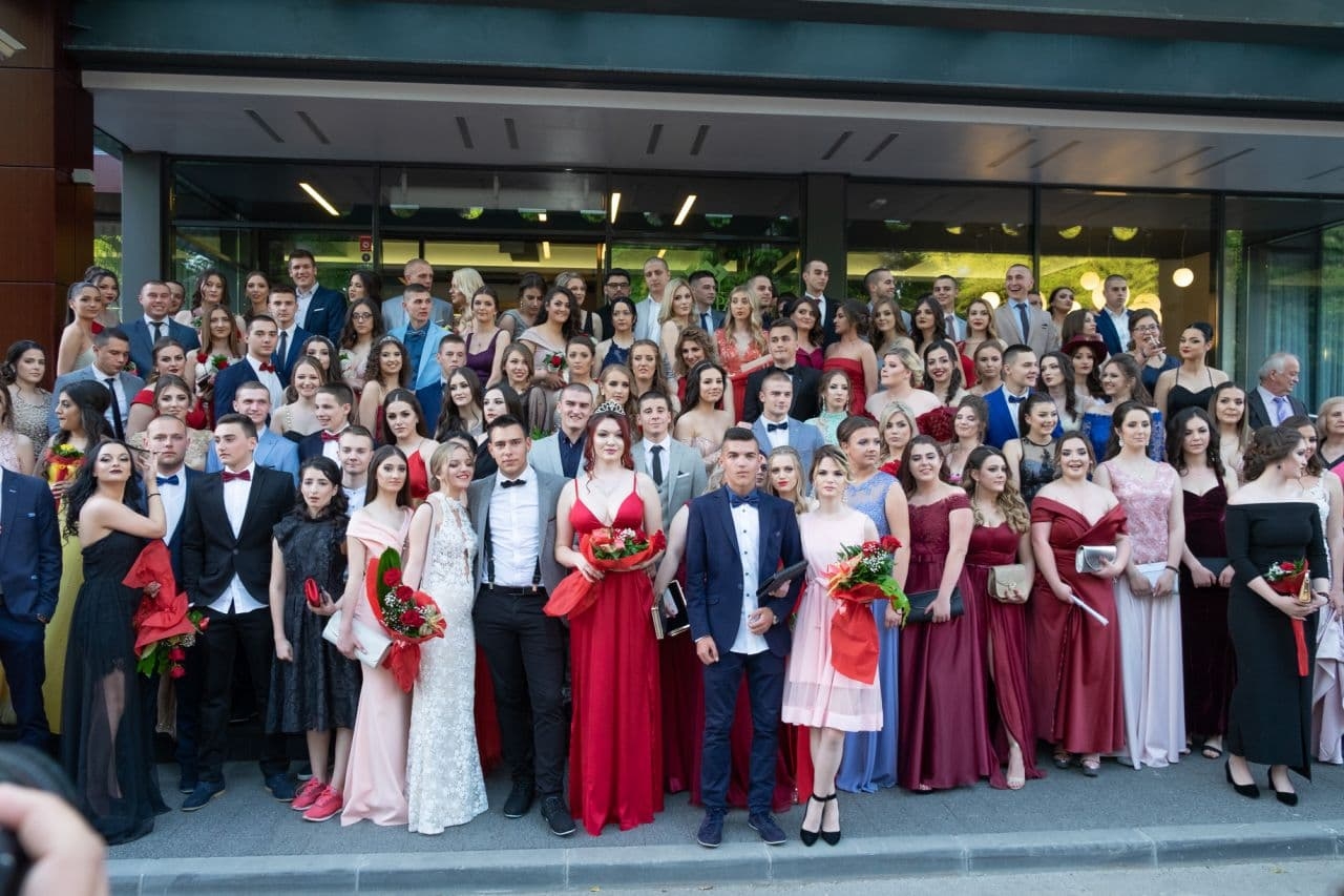 DOBOJ: Matursko veče učenika Ekonomske škole