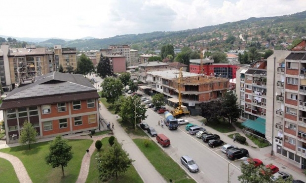 ZAVIDOVIĆI: Radnici "Krivaje" ponovo blokirali zgradu opštine