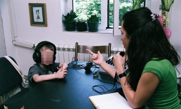 ALARMANTNO STANJE: Svaka 20 škola ima logopeda