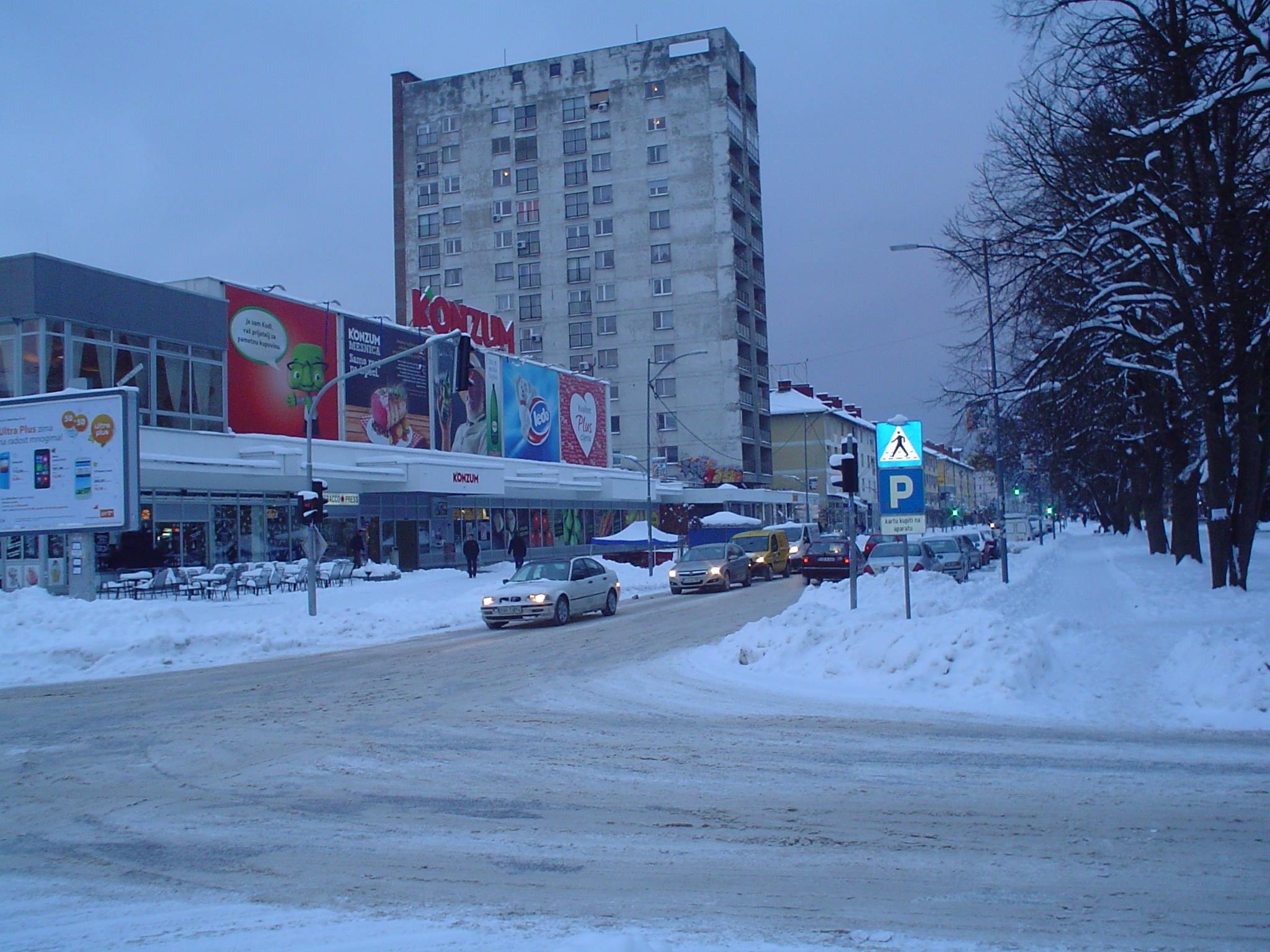 PUTEVI: Otežano i usporeno odvijanje saobraćaja