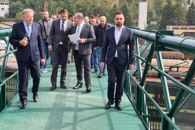 DOBOJ: Radnici će morati zaraditi plate u "Željeznicama"?
