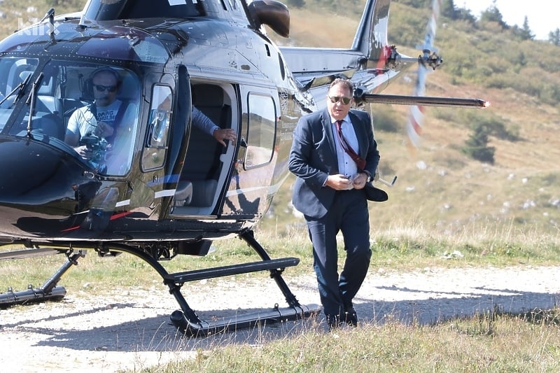 REVIZIJA CIK UTVRDILA: Helikopterski servis vozio Dodika na predizborne skupove, prekršen zakon