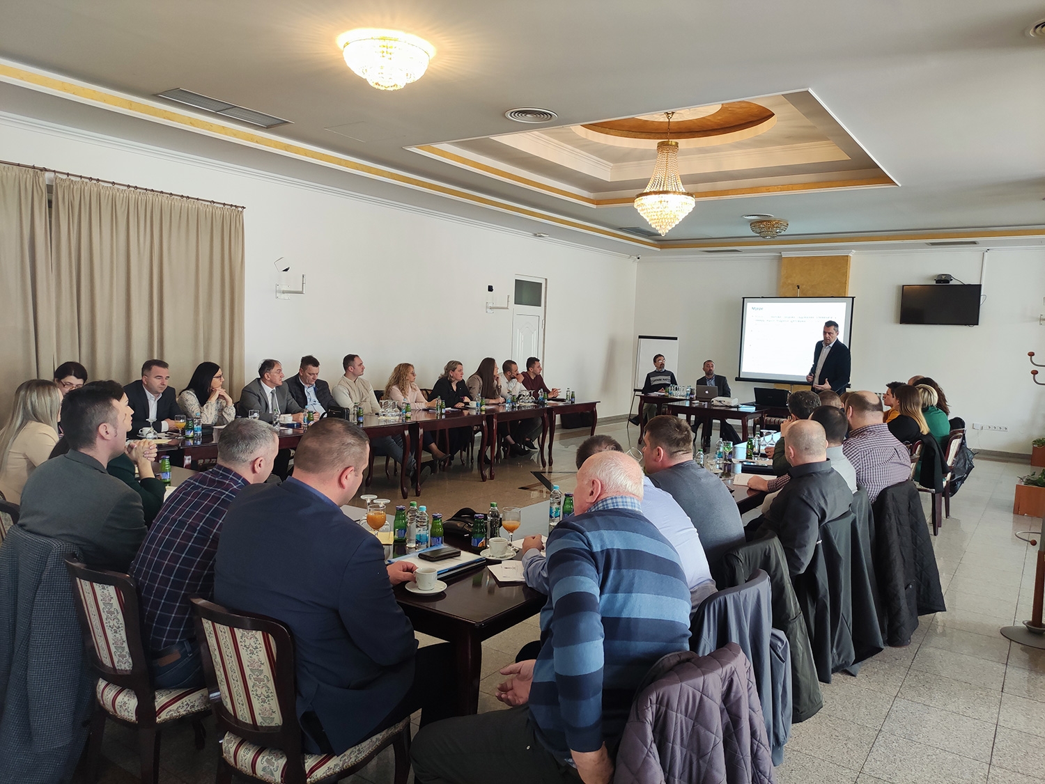 DOBOJ: Održan prvi radni sastanak za izradu Strategije razvoja grada od 2023. do 2029. godine