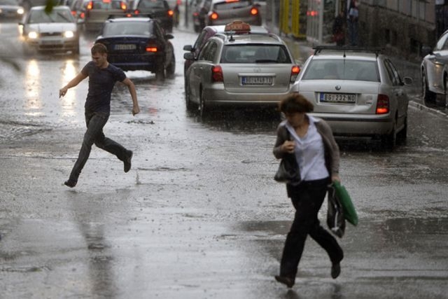 VRIJEME: Danas promjenjivo, uz kišu i pljuskove s grmljavinom