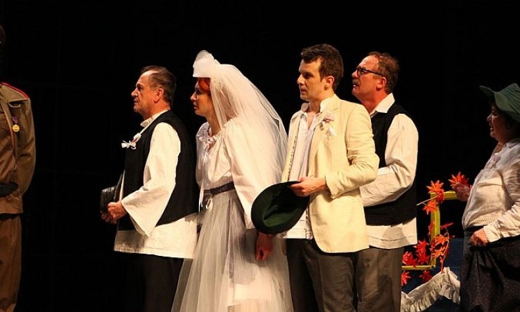 DOBOJ: Nastupili glumci zeničkog narodnog pozorišta