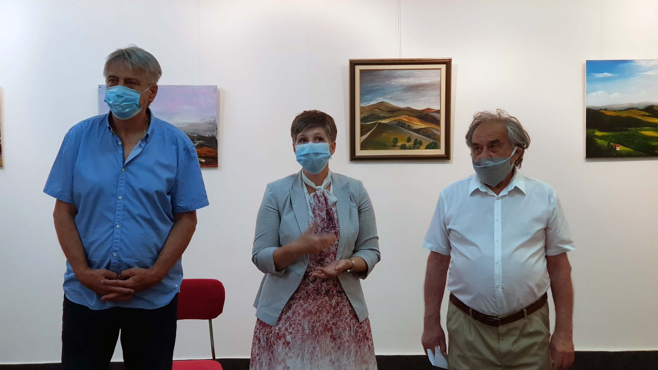 DOBOJ: Otvorena izložba likovnih radova Željka Starovića (VIDEO)