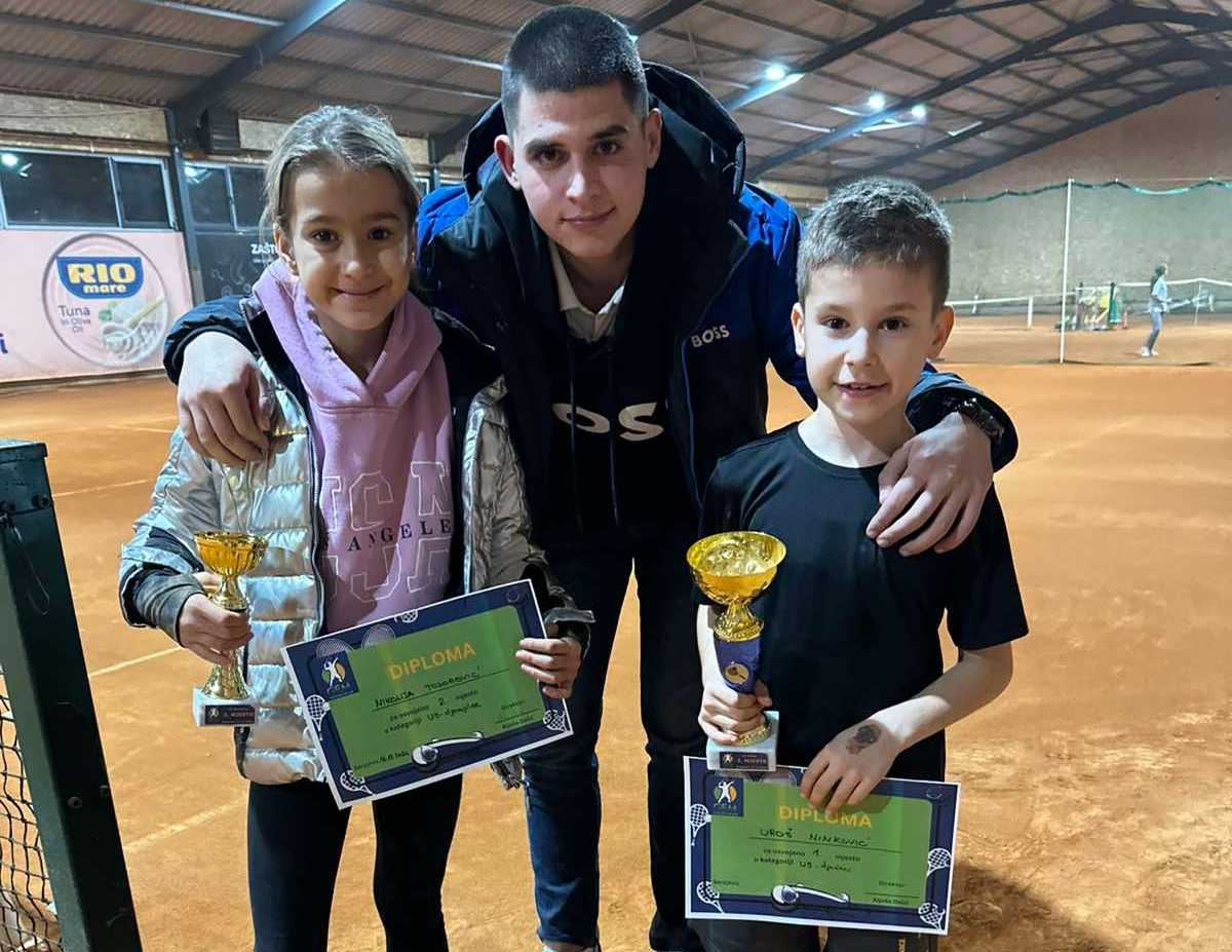 DOBOJ: Mladi šampioni Teniskog kluba Doboj briljirali na Decembarskom turniru u Sarajevu