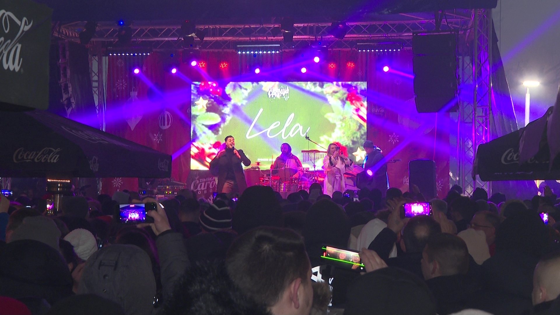 DOBOJ: Dobojlije dočekale novu 2025.godinu uz koncert i vatromet (VIDEO)