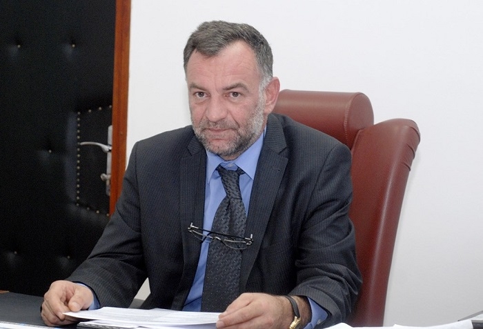 DOBOJ: Ministar neće da smjeni direktora Savanovića