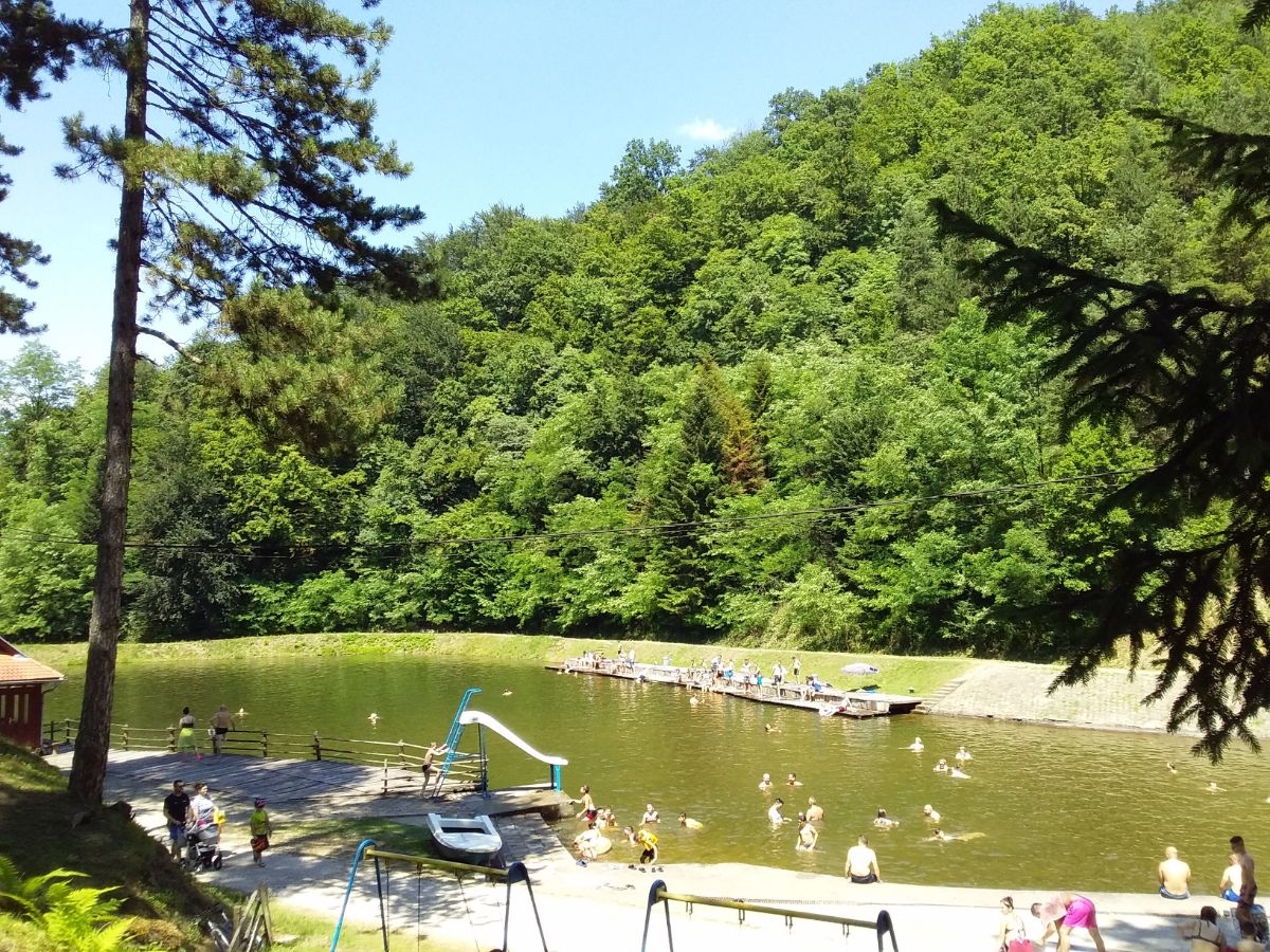 GORANSKO JEZERO U PUNOM SJAJU: Prilika za odličan provod. (FOTO) (VIDEO)