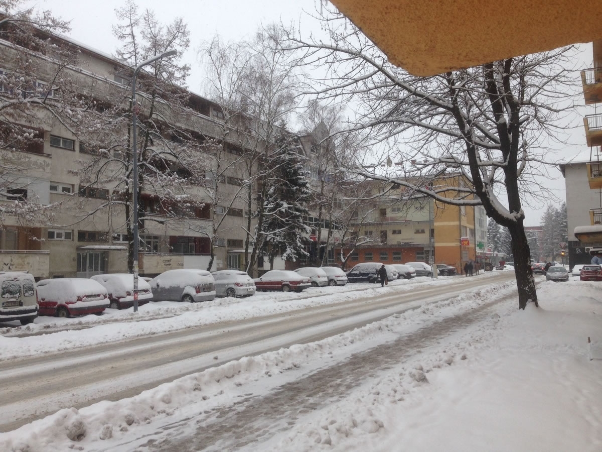 VRIJEME: Snijeg postepeno prestaje da pada