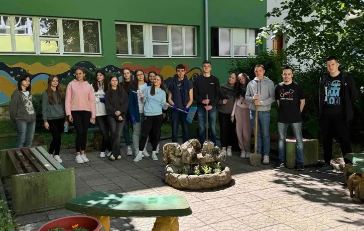 „HRANA NIJE OTPAD“ – Podržimo naše mlade ekološke heroje iz dobojske Gimnazije!