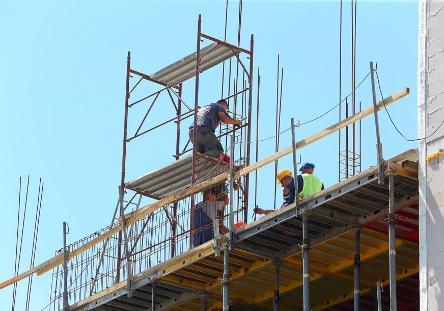 Privreda zasnovana na nisko plaćenim poslovima: Najtraženiji radnici s trogodišnjom školom