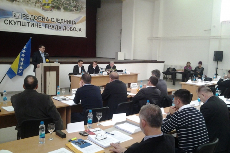 DOBOJ: Mijenjaju dresove da sačuvaju mandat