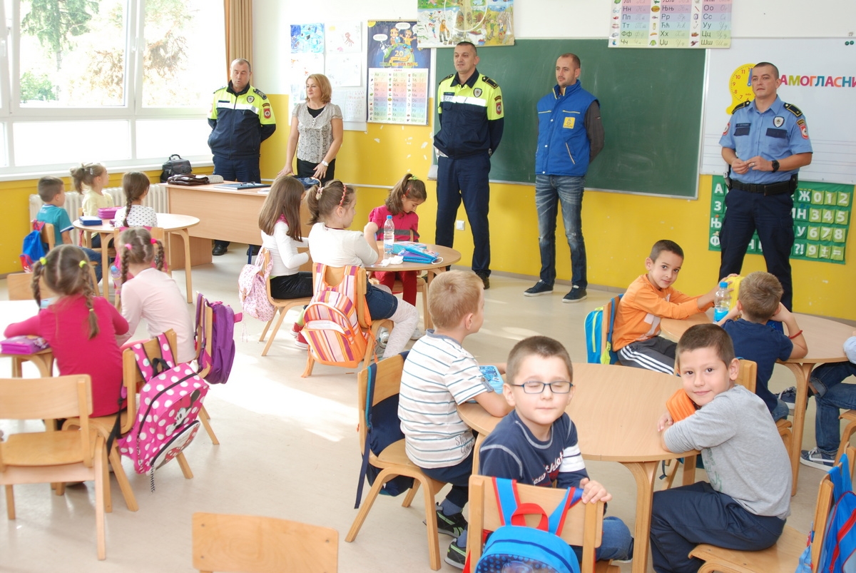 DOBOJ: Edukacija o bezbjednosti saobraćaja za učenike prvih razreda osnovnih škola
