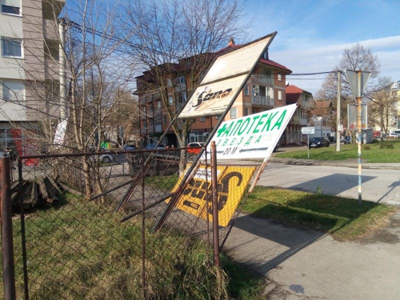 KOGA ĆE OVO "ZVEKNUTI" PO GLAVI: Vide li šta komunalni inspektori? (FOTO) (VIDEO)