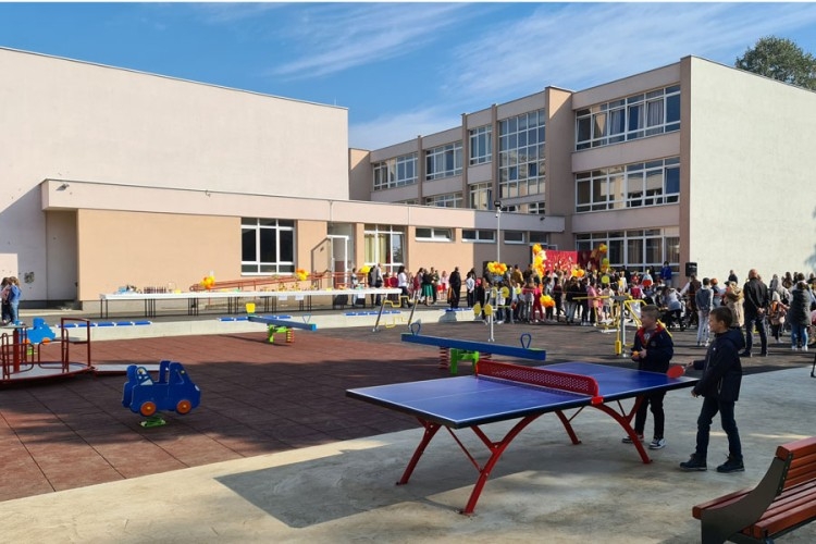 DOBOJ: Đaci dobili prostor za igru i razvoj