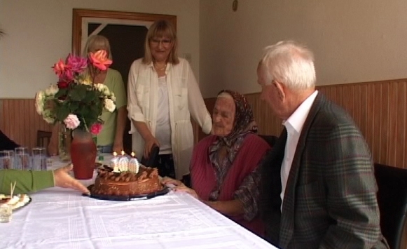 DOBOJ: Baka Danica proslavila stoti rođendan (VIDEO)