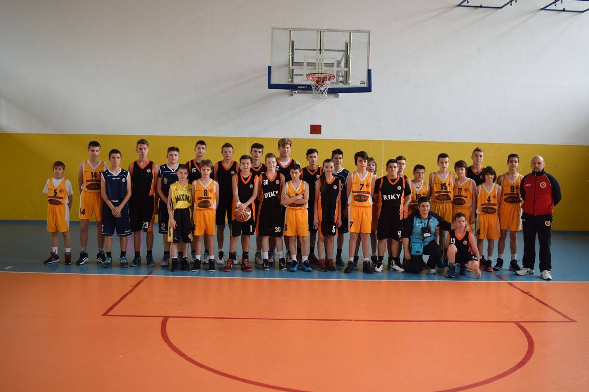 DOBOJ: Košarkaški susret mladosti (FOTO)